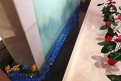 玻璃流水墻雙層玻璃內(nèi)起青苔怎么處理？水幕墻知識(shí)