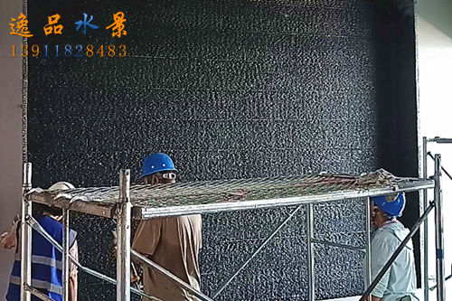 用流水石做水幕墻流水面的優(yōu)點(diǎn)有哪些？北京水幕墻廠(chǎng)家